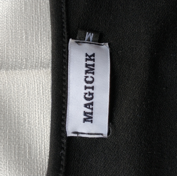 Woman’s Sweatershirt - Heart Print - Off The Shoulder - Long Sleeve - Pullover - Picture 6 of 9